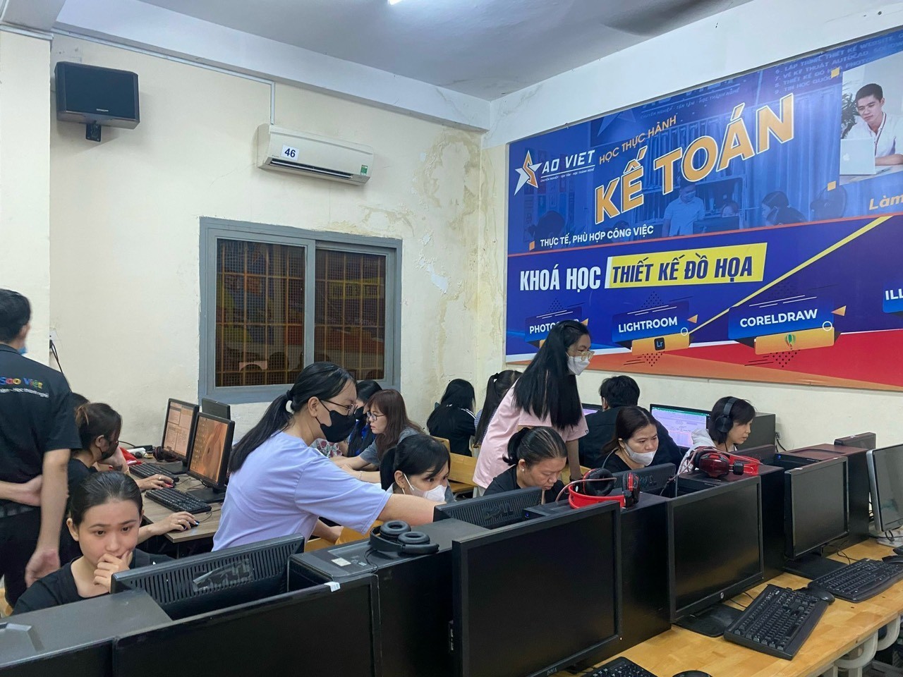 Học Viên Học Kế Toán Tại Trung Tâm Đào Tạo Kế Toán Sao Việt