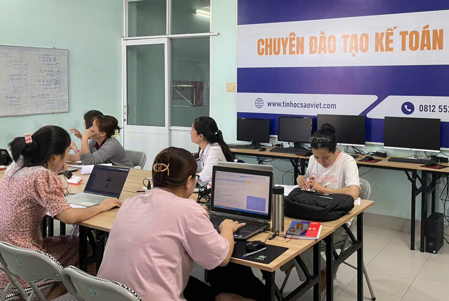 Đối Tượng Học Viên Trong Khóa Học Ứng Dụng AI Vào Kế Toán