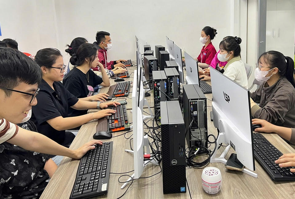 Khóa Học Ứng Dụng AI Dành Cho Nhân Viên Văn Phòng