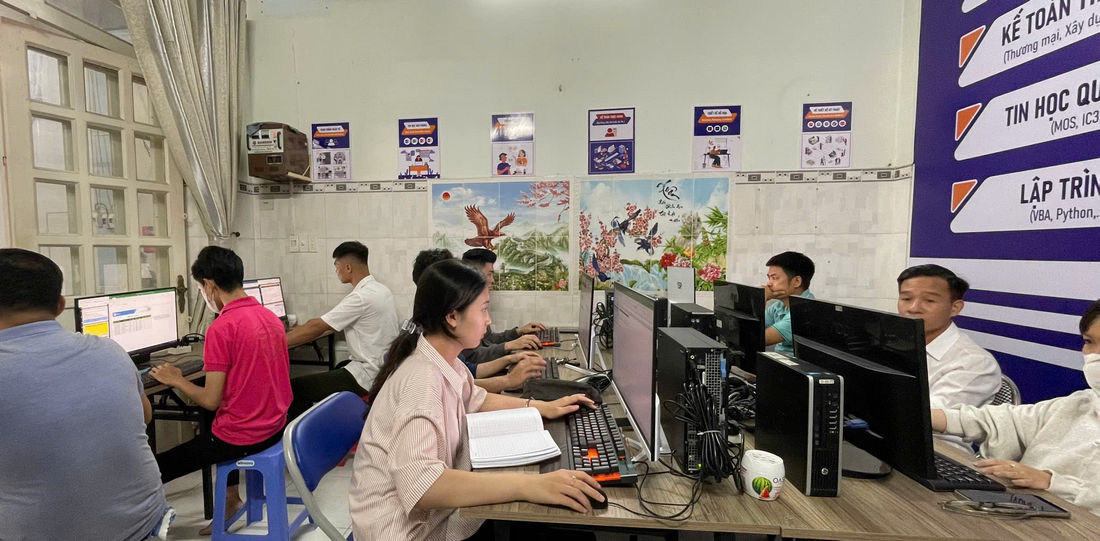 Khóa học sử dụng AI trong kinh doanh
