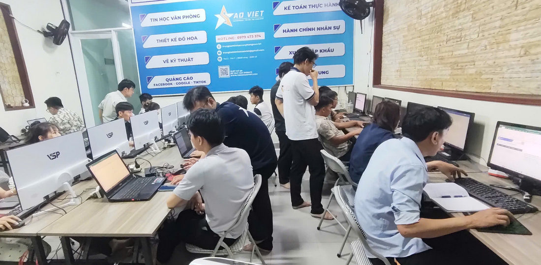 Lợi Ích Khi Tham Gia Khóa Học Ứng Dụng AI Trong Kinh Doanh